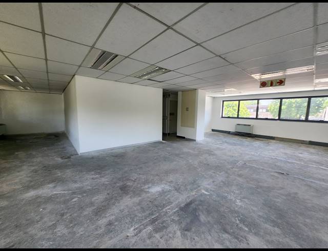 683M² OFFICE TO LET IN RANDJESPARK